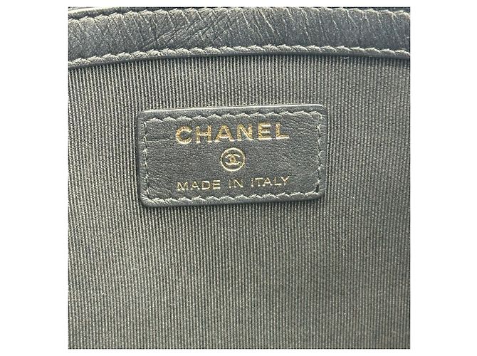 Chanel Boy O Case Clutch Quilted Caviar Medium Nero - vista 6