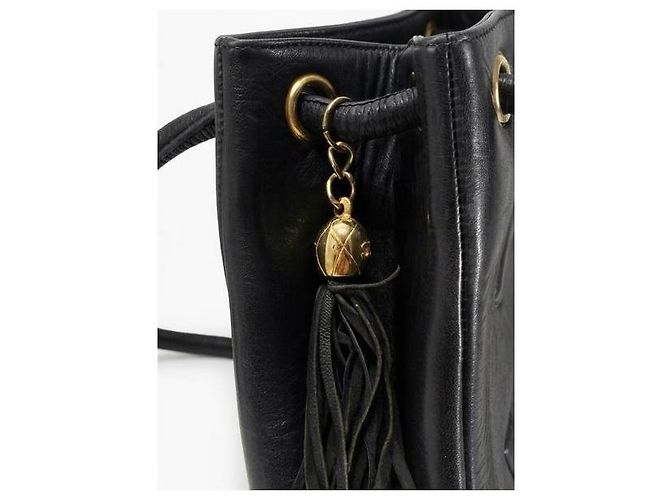 Chanel Vintage Schultertasche aus schwarzem Leder mit CC-Logo - Ansicht 17