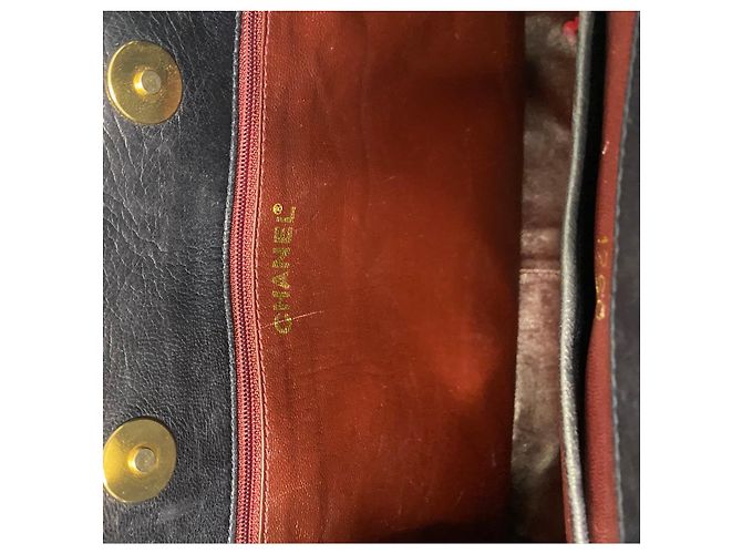 Chanel Vintage Schultertasche aus schwarzem Leder mit CC-Logo - Ansicht 20