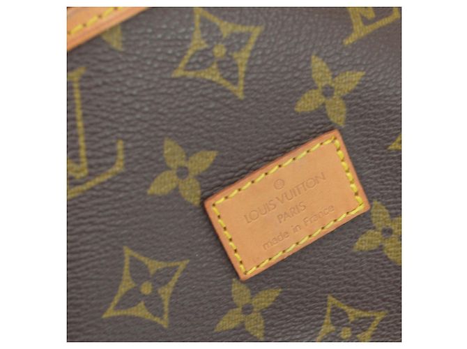 Louis Vuitton Saumur Monogram Canvas 30 Castaño - vista 4
