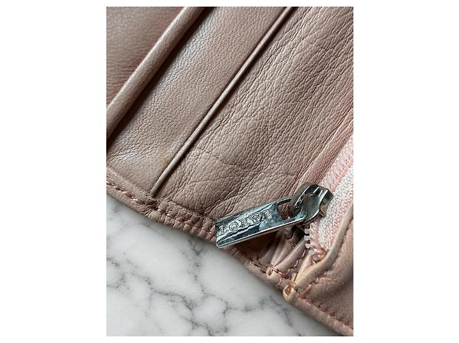 LOEWE Anagram Geldbörse aus puderrosa Leder Pink - Ansicht 7