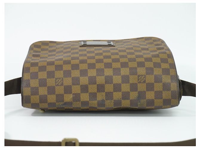 Louis Vuitton Brooklyn Damier Ebene MM Marrom - vista 4