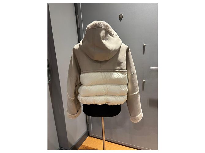 Giacca Moncler in pelle e piumino con cappuccio Bianco Beige - vista 11