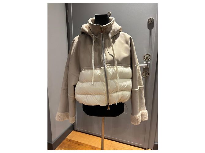 Giacca Moncler in pelle e piumino con cappuccio Bianco Beige - vista 2