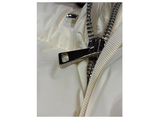 Giacca Moncler in pelle e piumino con cappuccio Bianco Beige - vista 7