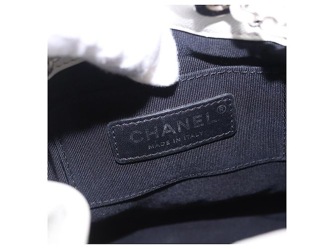 Chanel Cuba Drawstring Bucket Quilted Lambskin Small Roja - vista 6