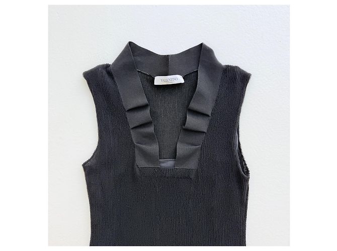 Valentino Schwarzes Strick-Midikleid mit Rüschensaum - Ansicht 5