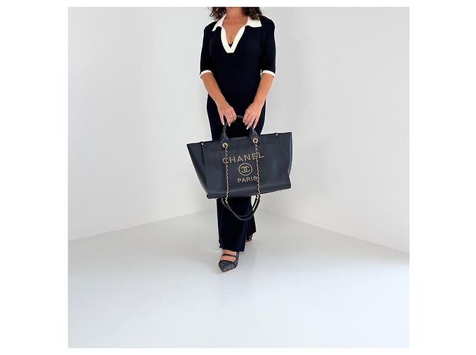 Chanel Deauville Borsa Tote in Pelle Caviar - vista 2