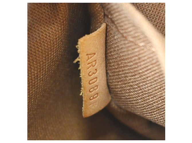 Louis Vuitton Trotteur Beaubourg Monogram Canvas Marron - vue 5