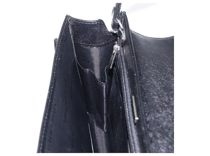 Borsa a pochette BURBERRY in pelle nera e argento Auth 203385 Nero - vista 22