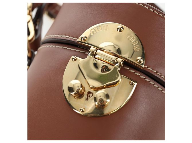 Borsa a mano Miu Miu in pelle 2way marrone tono oro Auth bs37103M - vista 24