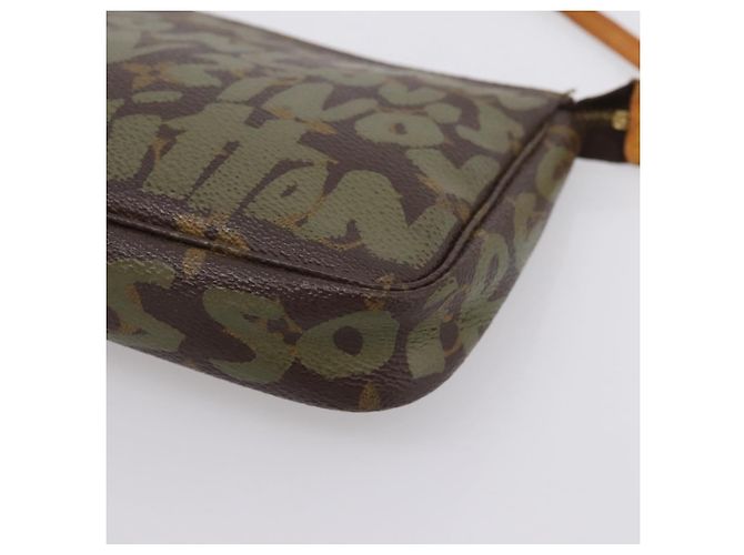 LOUIS VUITTON Monogram Graffiti Pochette Pouch Khaki M92191 LV Auth 206399A Caqui Monograma - vista 14