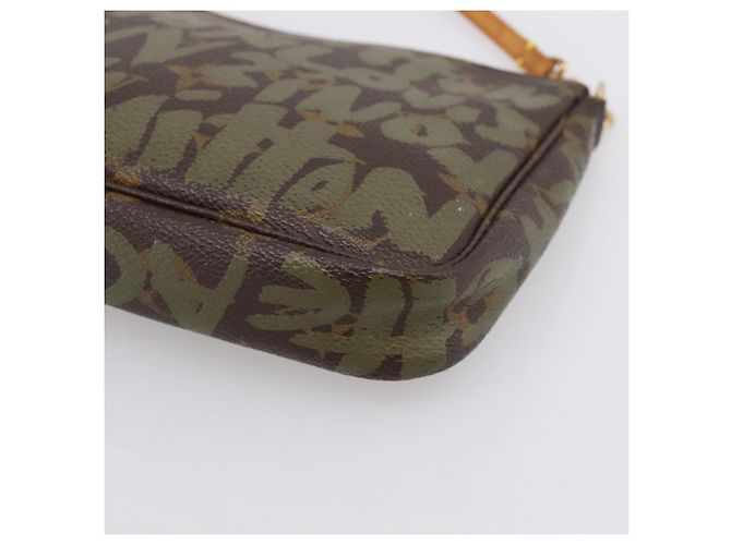 LOUIS VUITTON Monogram Graffiti Pochette Pouch Khaki M92191 LV Auth 206399A Caqui Monograma - vista 16