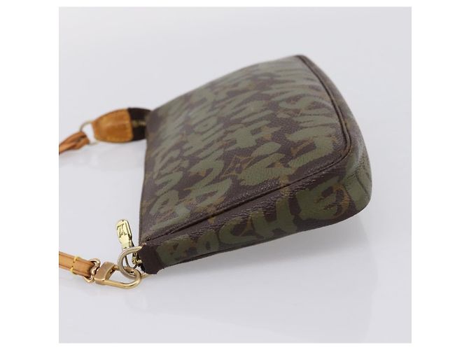 LOUIS VUITTON Monogram Graffiti Pochette Pouch Khaki M92191 LV Auth 206399A Caqui Monograma - vista 3