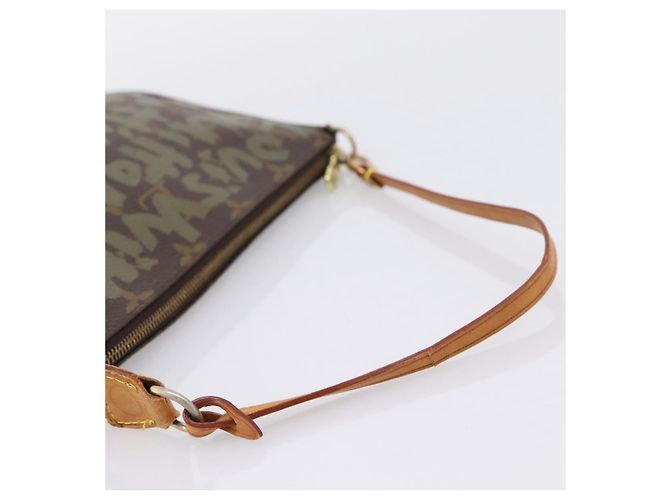 LOUIS VUITTON Monogram Graffiti Pochette Pouch Khaki M92191 LV Auth 206399A Caqui Monograma - vista 7