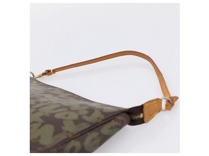 LOUIS VUITTON Monogram Graffiti Pochette Pouch Khaki M92191 LV Auth 206399A Caqui Monograma - vista 9