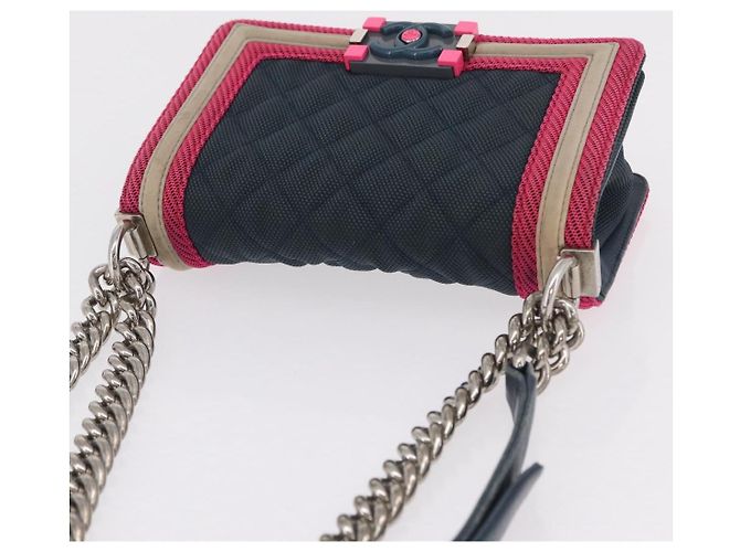Borsa a tracolla CHANEL Boy Chanel Matelassé con catena in tela blu navy e argento Auth 206385A - vista 14