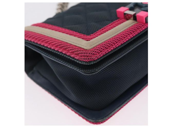Borsa a tracolla CHANEL Boy Chanel Matelassé con catena in tela blu navy e argento Auth 206385A - vista 18