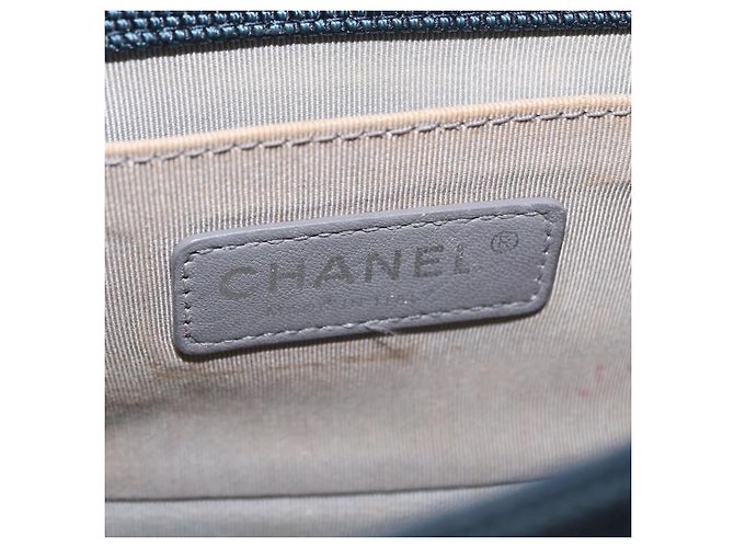 Borsa a tracolla CHANEL Boy Chanel Matelassé con catena in tela blu navy e argento Auth 206385A - vista 25