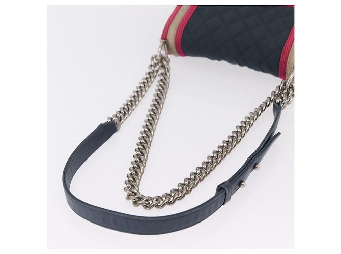 Borsa a tracolla CHANEL Boy Chanel Matelassé con catena in tela blu navy e argento Auth 206385A - vista 8