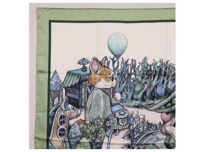 Pañuelo GUCCI Yuko Higuchi GG de seda Verde Blanco 863477 Auth 204930M - vista 2