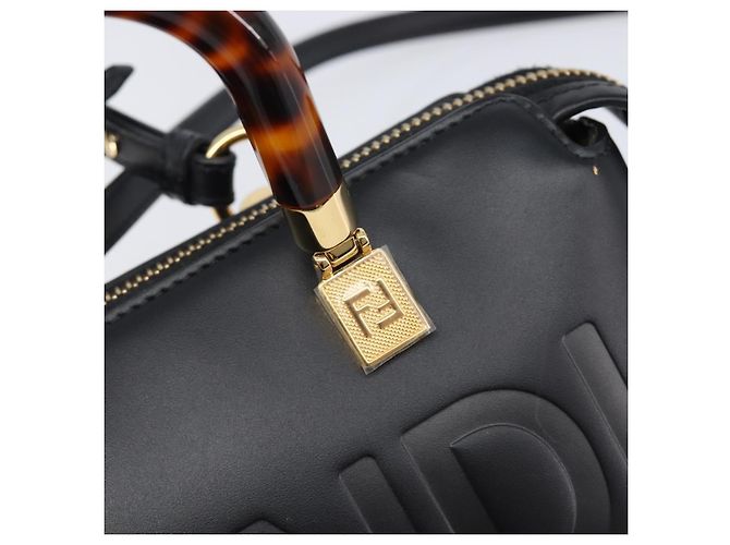 Sac à main FENDI By The Way Mini en cuir 2 voies Noir Doré 8BS067 Auth 204865V - vue 20