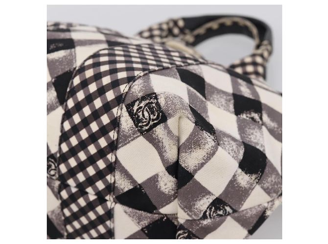 Borsa CHANEL Cruise Line Canvas Nero Bianco CC Auth bs37391A - vista 9