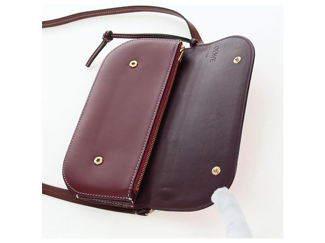 Borsa a tracolla LOEWE Anagram Gate Pochette in pelle Wine Red Gold Auth bs37417A D'oro Bordò - vista 9