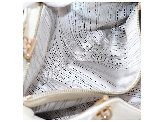 Borsa Tote Salvatore Ferragamo Gancini Chain Leather White Gold Auth 206356A Bianco D'oro - vista 11