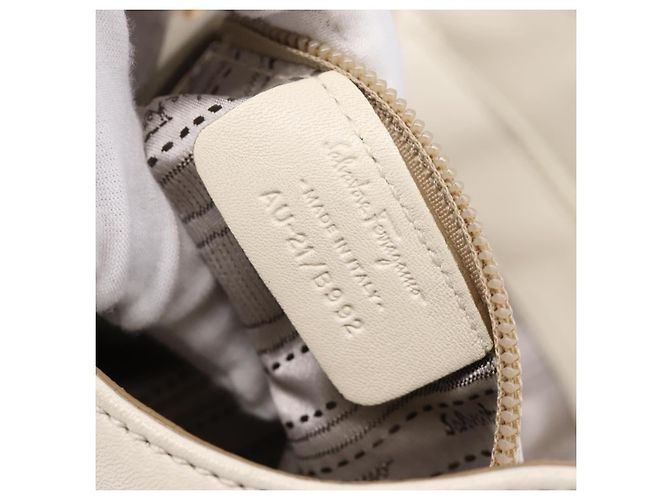 Borsa Tote Salvatore Ferragamo Gancini Chain Leather White Gold Auth 206356A Bianco D'oro - vista 12