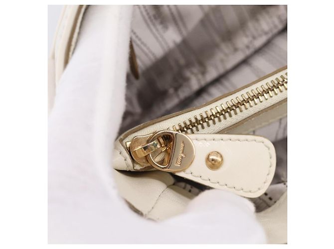 Borsa Tote Salvatore Ferragamo Gancini Chain Leather White Gold Auth 206356A Bianco D'oro - vista 23