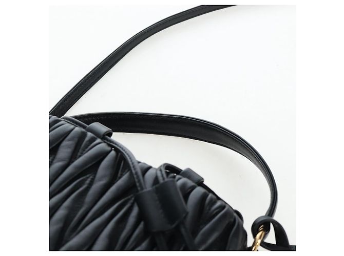 Borsa a spalla Miu Miu Matelassé in pelle 2way Nero Oro Auth 205997M D'oro - vista 14