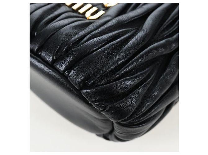 Borsa a spalla Miu Miu Matelassé in pelle 2way Nero Oro Auth 205997M D'oro - vista 17