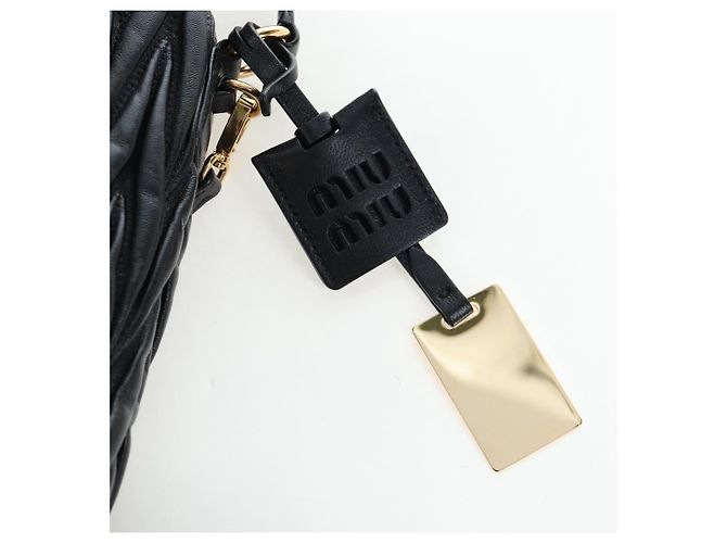 Borsa a spalla Miu Miu Matelassé in pelle 2way Nero Oro Auth 205997M D'oro - vista 21