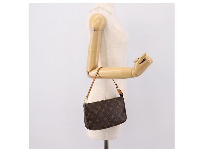 LOUIS VUITTON Monogram Pochette Accessoires Pouch M51980 LV Auth ep16209 Monograma - vista 23