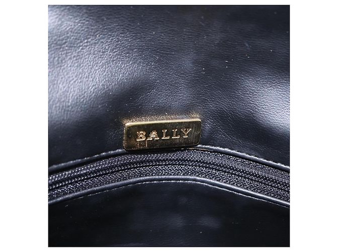Bolsa de Ombro com Corrente Bally em Couro Preto e Tom Dourado Auth BA16159A - vista 21