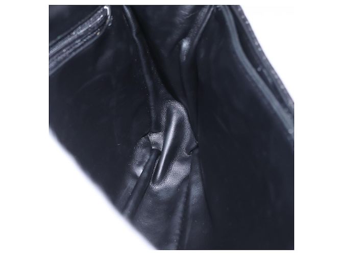 Bolsa de Ombro com Corrente Bally em Couro Preto e Tom Dourado Auth BA16159A - vista 22