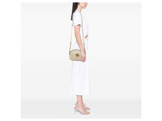 Borsa a tracolla Gucci Small GG Marmont in pelle matelassé bianca Bianco - vista 7