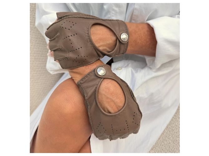 Hermès Guantes de conducir sin dedos de piel Taupe Castaño - vista 2