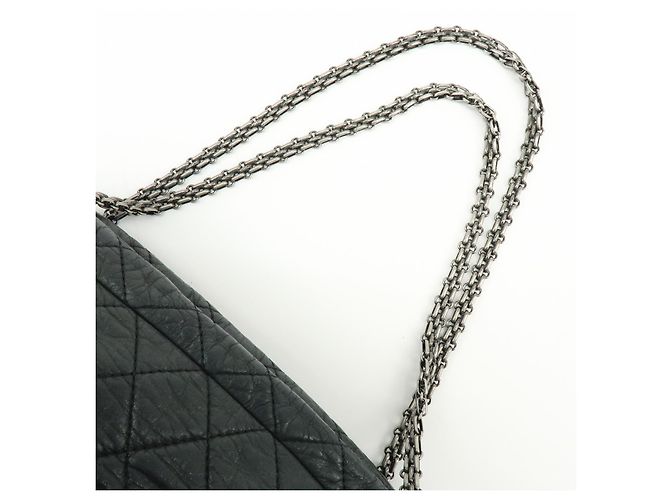 Chanel Bolsa de ombro em couro matelassê Preto - vista 6