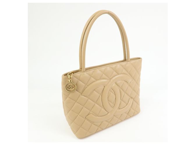 Chanel Medallion Quilted Lambskin Bege - vista 4