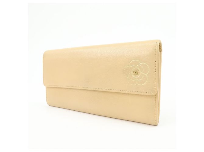 Chanel Camellia Flap Leather Long Beige - vista 3