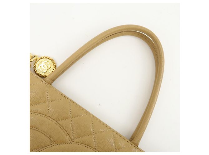 Chanel Medallion Quilted Lambskin Bege - vista 6