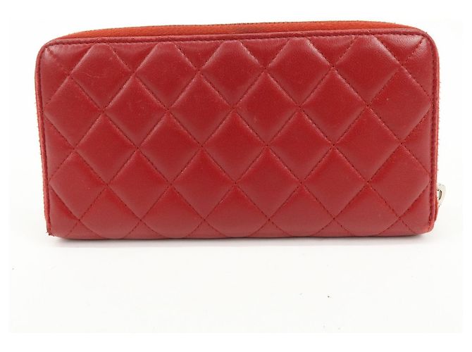 Chanel Zip Around Quilted Lambskin Small Roja - vista 2