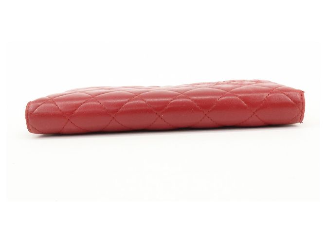 Chanel Zip Around Quilted Lambskin Small Roja - vista 5
