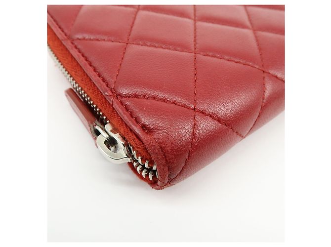 Chanel Zip Around Quilted Lambskin Small Roja - vista 7