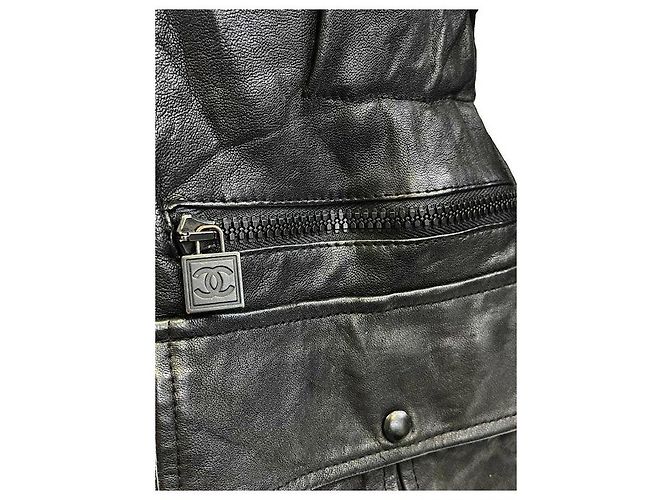 Timeless Chanel 07A Runway Utility-Jacke aus schwarzem Lammleder FR 40 - Ansicht 7