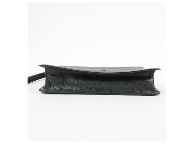 Louis Vuitton Selenga Pochette Cuir Taiga Noir - vue 5