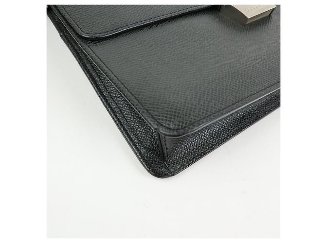 Louis Vuitton Selenga Pochette Cuir Taiga Noir - vue 6