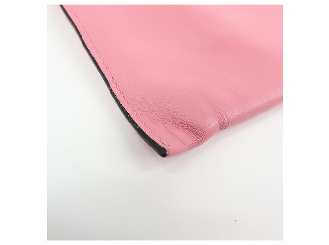 Miu Miu Logo Chain Clutch aus Shearling Pink - Ansicht 7